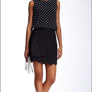 1.State Scalloped Edge Flounce Mini Skirt